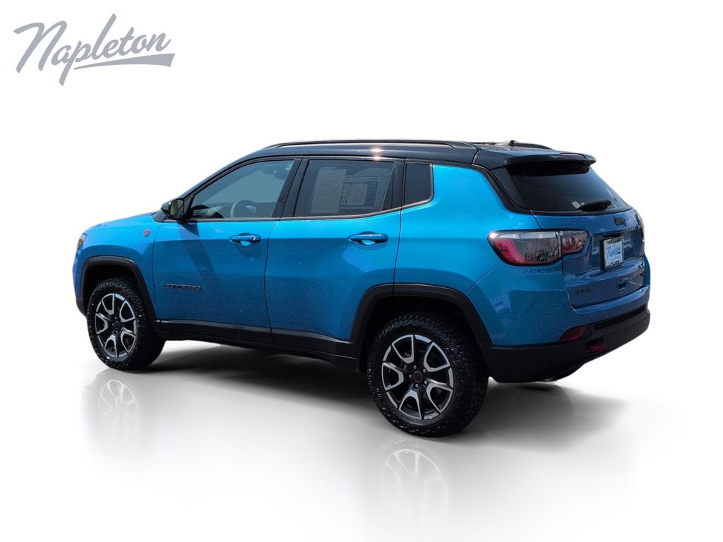 2025 Jeep Compass Trailhawk - Photo 3