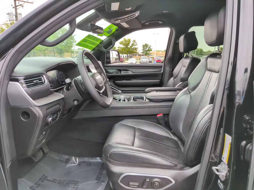 2023 Jeep Wagoneer Series III - Photo 22