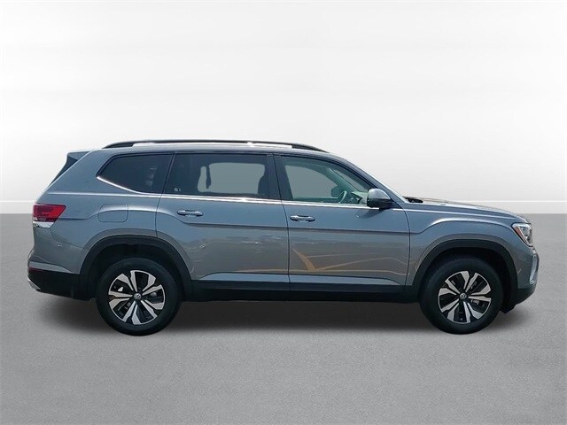2024 Volkswagen Atlas SE photo 4