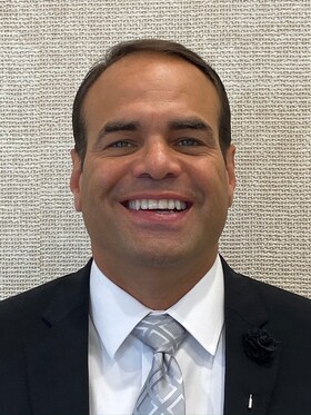 Staff member Eric Soto from ID_5c7a1ff401e1