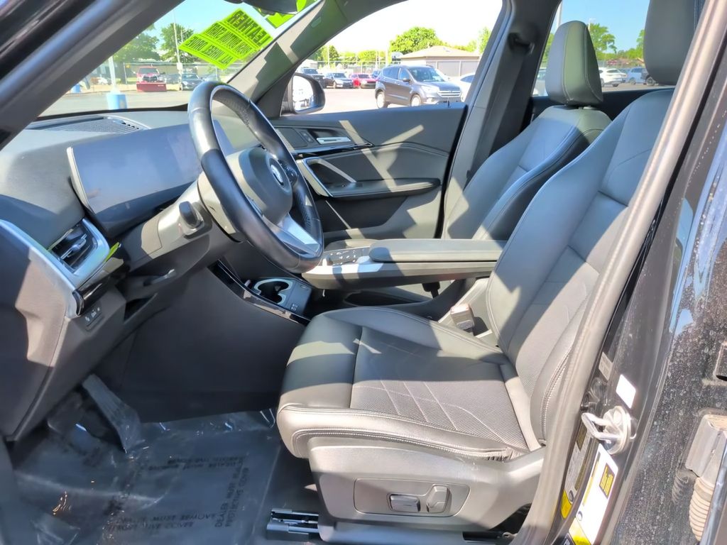 2023 BMW X1 28i - Photo 21