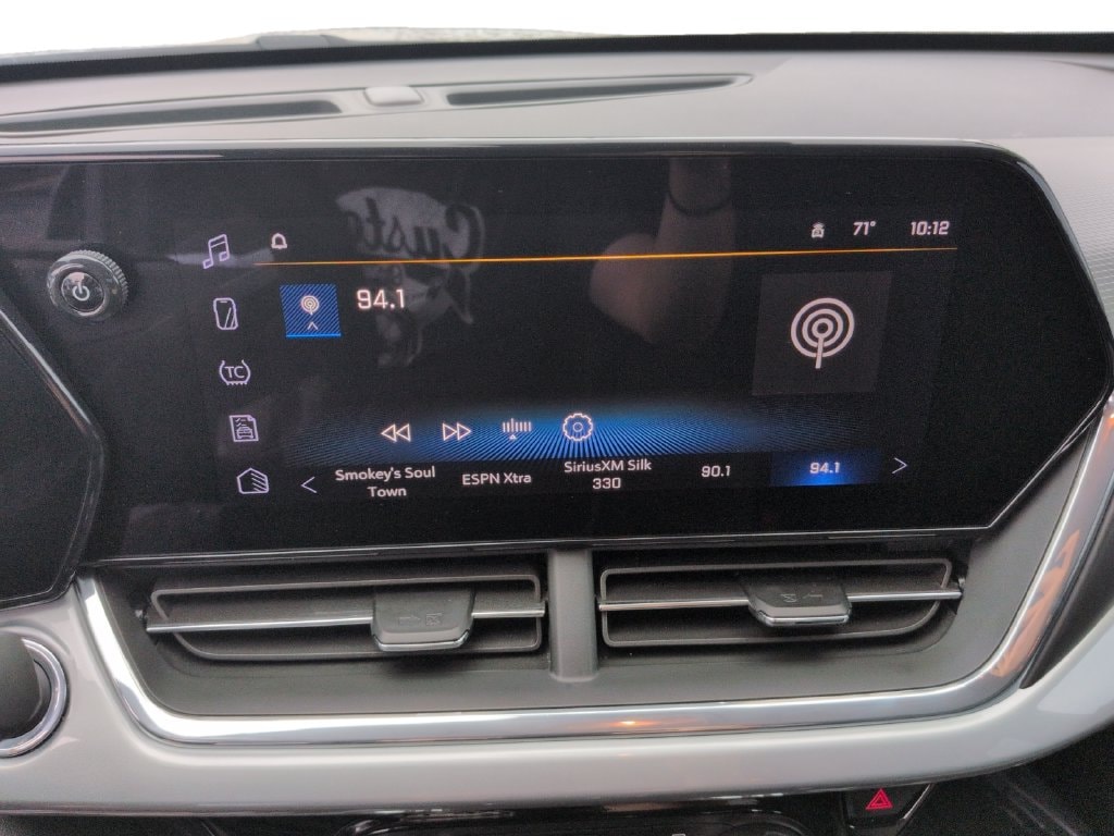 2025 Chevrolet Trax LT - Photo 13