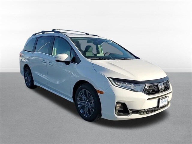 2026 Honda Odyssey Touring photo 3