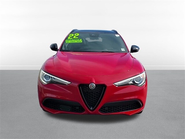 2022 Alfa Romeo Stelvio Ti Sport photo 2