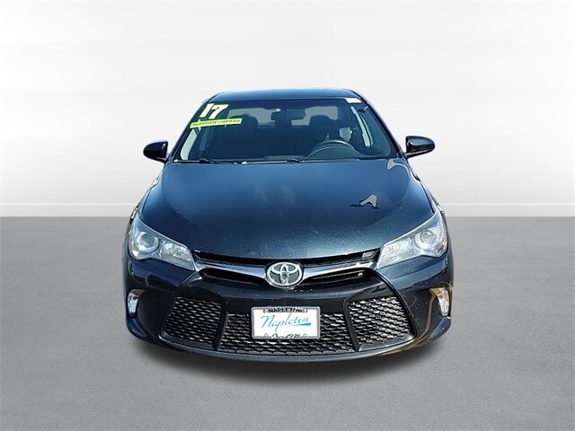 2017 Toyota Camry XLE XSE photo 2
