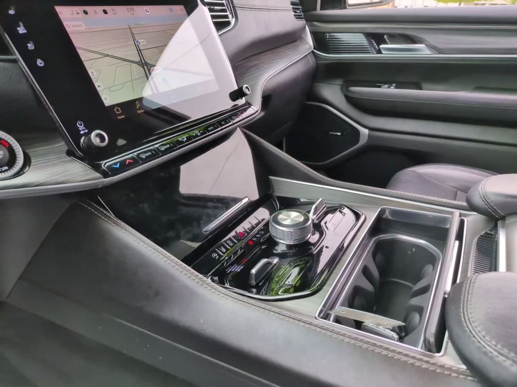 2023 Jeep Wagoneer Series III - Photo 28
