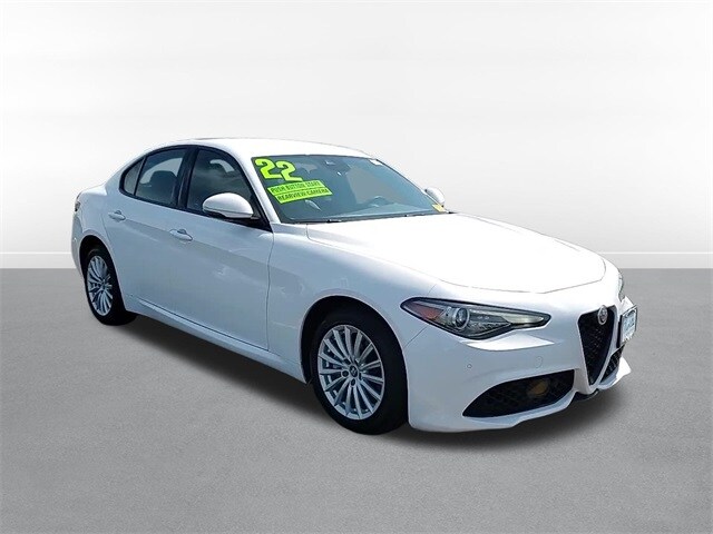 2022 Alfa Romeo Giulia SPRINT photo 3