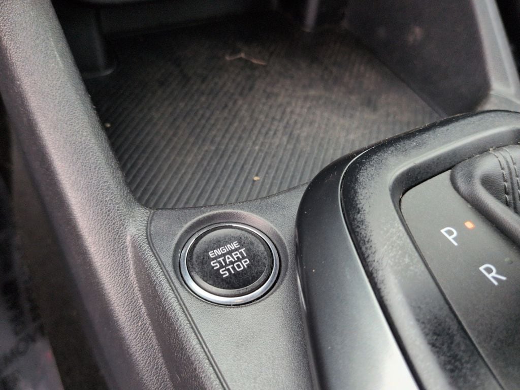 2025 Kia K4 LXS - Photo 17