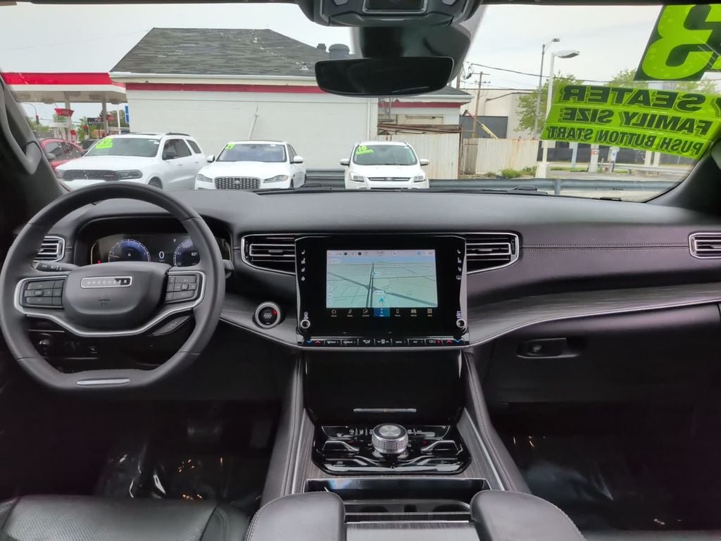 2023 Jeep Wagoneer Series III - Photo 14