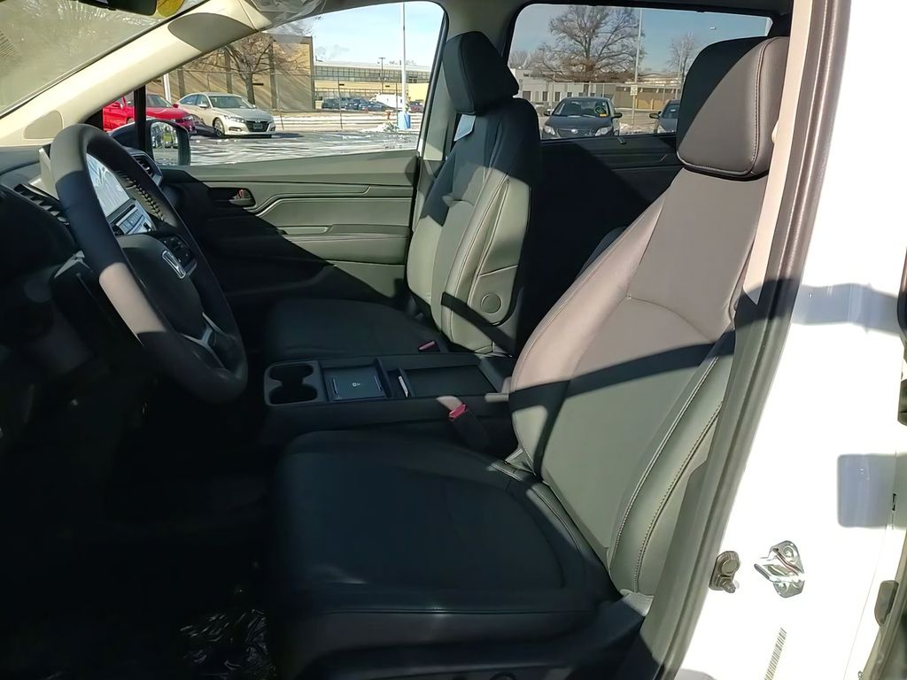2026 Honda Odyssey EX-L - Photo 18