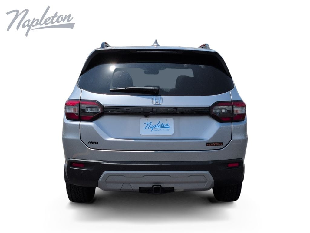 Used 2025 Honda Pilot TrailSport Sport Utility
