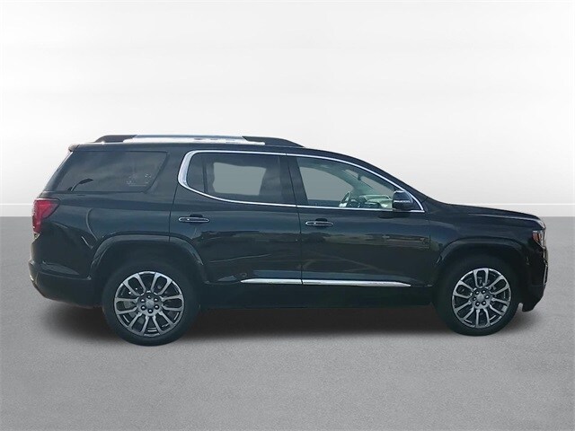 2023 Gmc Acadia Denali photo 3