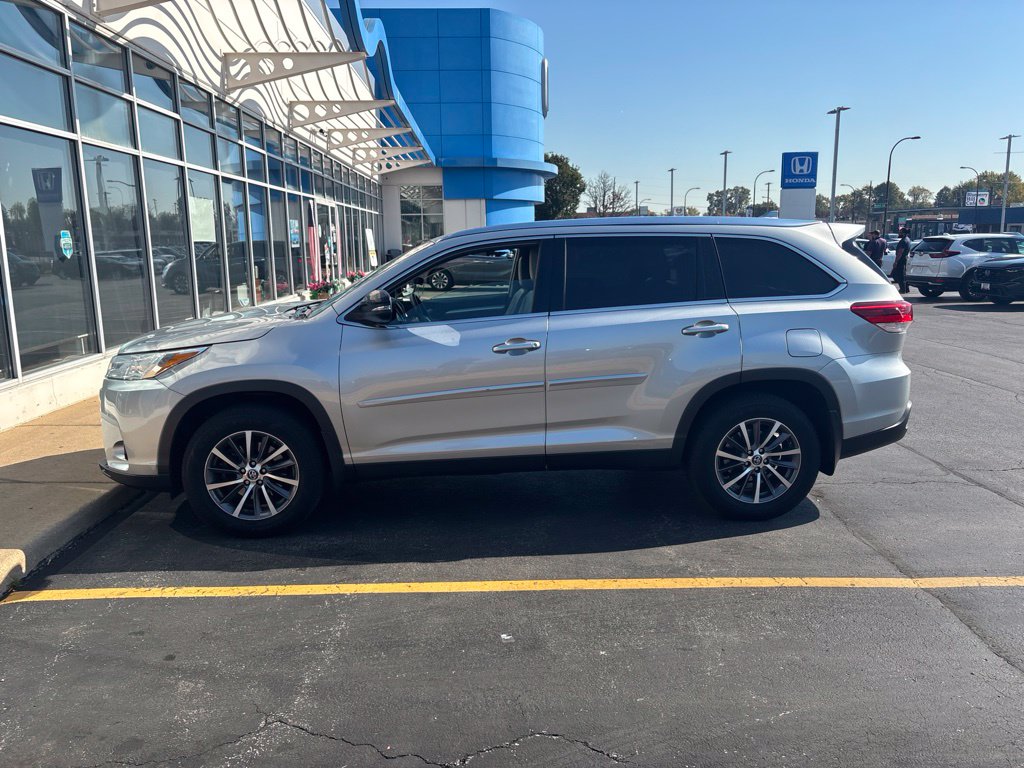 Used 2019 Toyota Highlander XLE Sport Utility