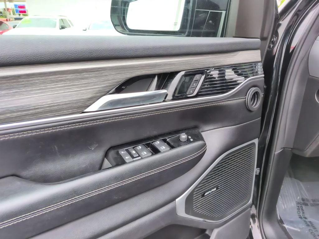 2023 Jeep Wagoneer Series III - Photo 20