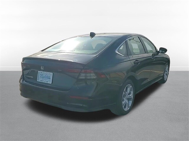 2025 Honda Accord LX photo 4