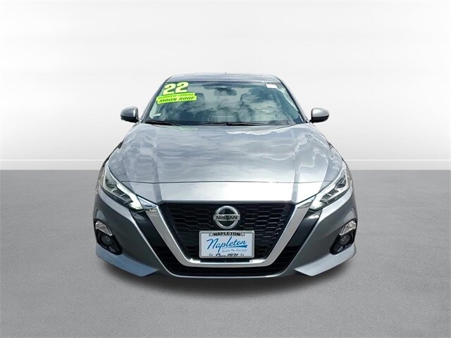 Used 2022 Nissan Altima SL with VIN 1N4BL4EV8NN421086 for sale in Oak Lawn, IL