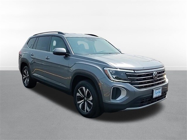 2024 Volkswagen Atlas SE photo 3