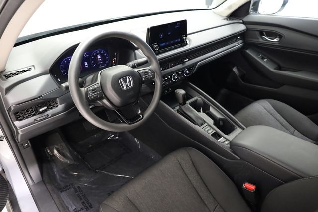 2025 Honda Accord SE - Photo 9