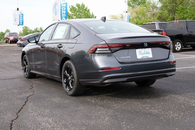 2025 Honda Accord SE - Photo 5