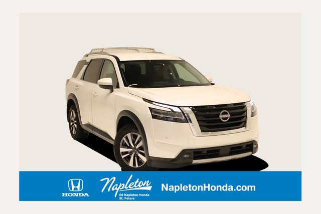 2023 Nissan Pathfinder SL 4WD's photo