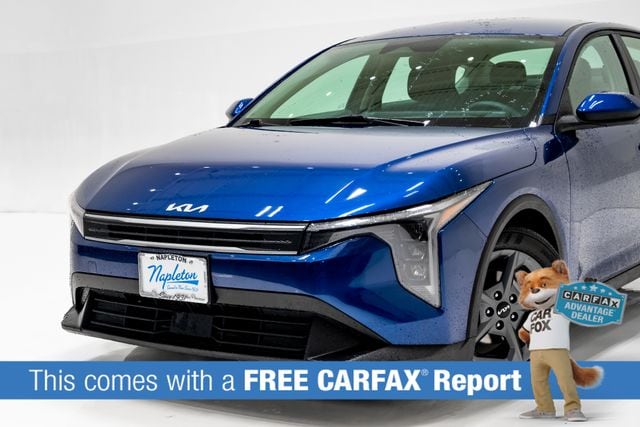 2025 Kia K4 LXS - Photo 2