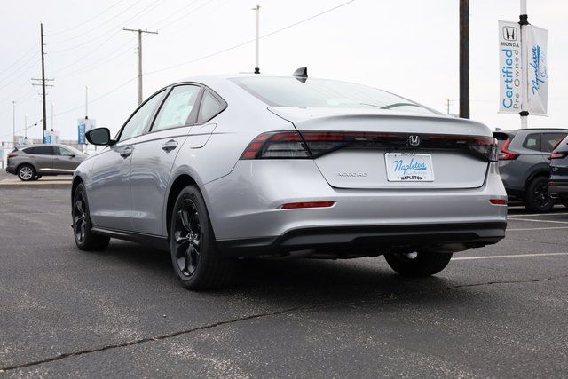 2025 Honda Accord SE - Photo 5