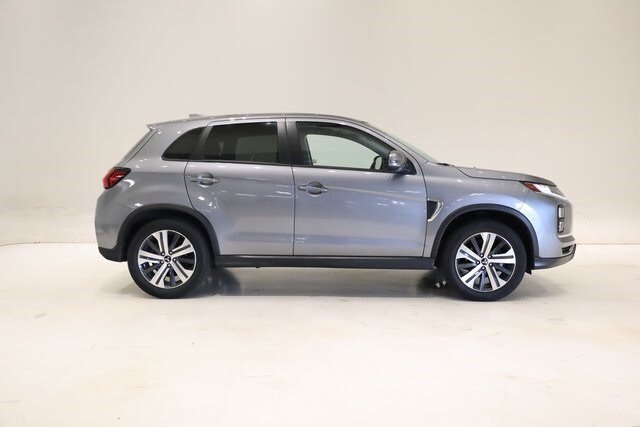 2024 Mitsubishi Outlander Sport ES photo 3