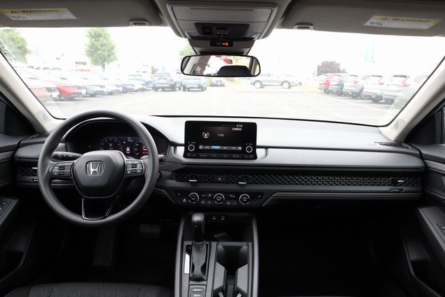 2025 Honda Accord SE - Photo 13