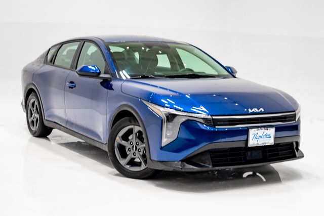 2025 Kia K4 LXS - Photo 6