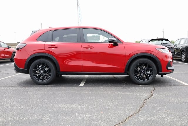 2025 Honda HR-V Sport photo 3