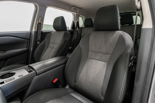 2025 Nissan Rogue SV - Photo 11