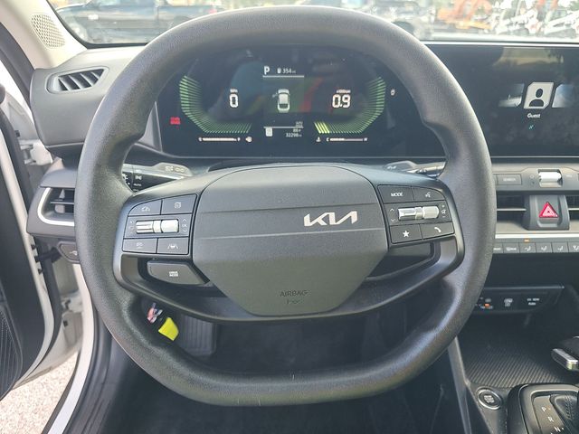 2025 Kia K4 LXS - Photo 8
