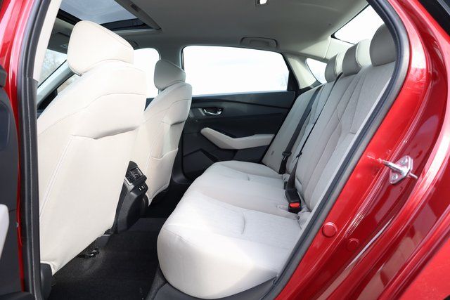 2025 Honda Accord SE - Photo 28