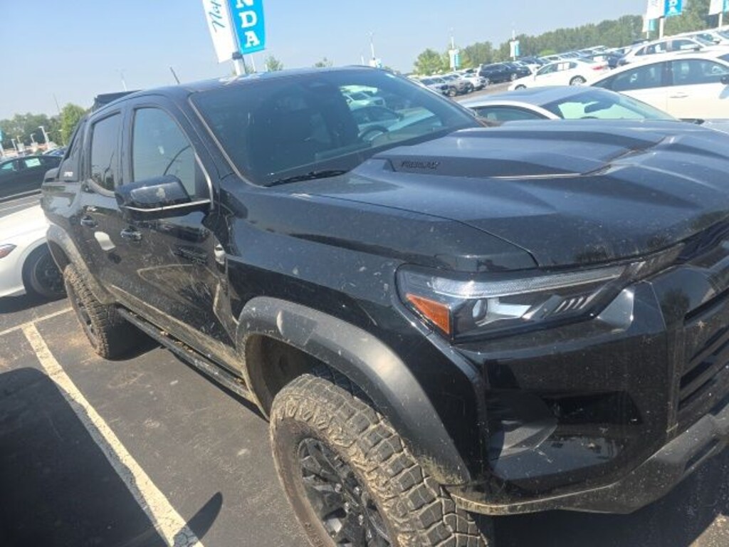 Used 2025 Chevrolet Colorado ZR2 Truck Crew Cab