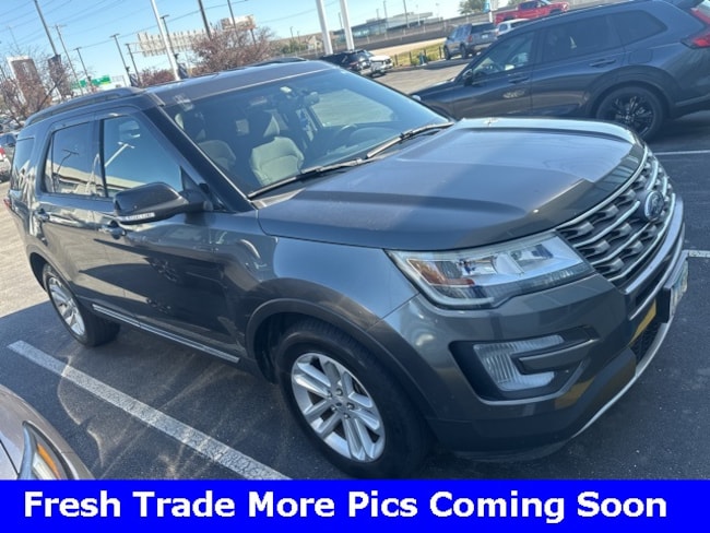 2017 Ford Explorer XLT SUV 2017 Ford Explorer XLT SUV