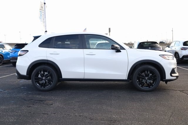 2026 Honda HR-V Sport photo 3