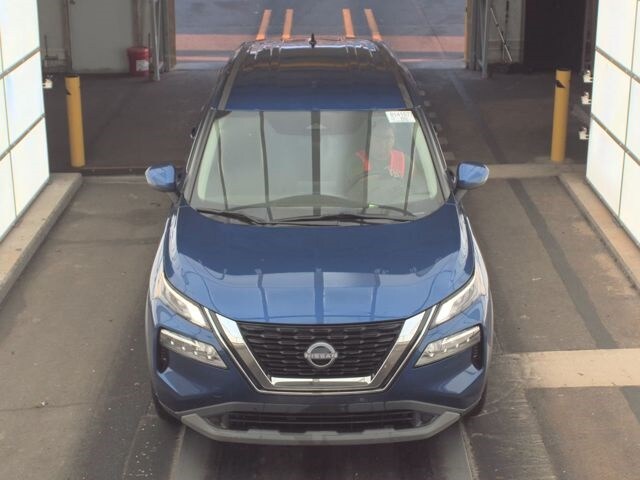 2022 Nissan Rogue SV photo 2