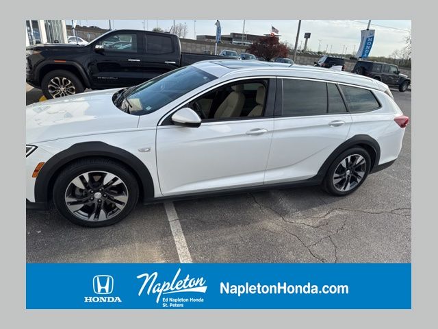 2018 Buick Regal Essence AWD's photo