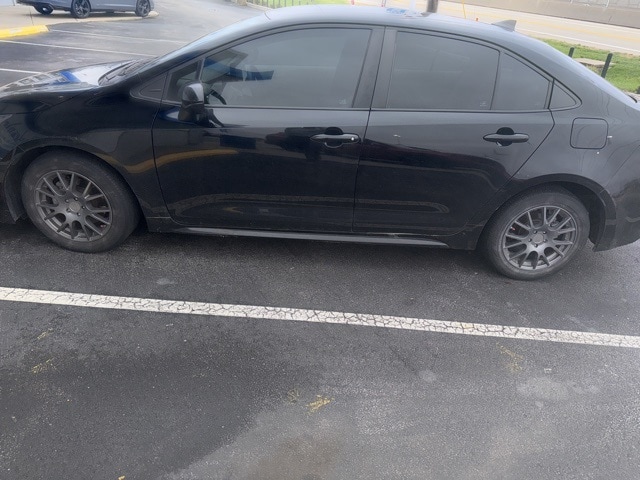 2023 Toyota Corolla LE photo 3