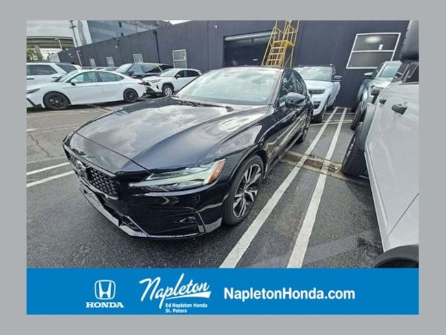 2024 Volvo S60 B5 Plus Dark Theme Sedan