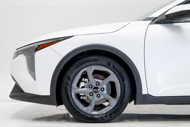 2025 Kia K4 LXS - Photo 29