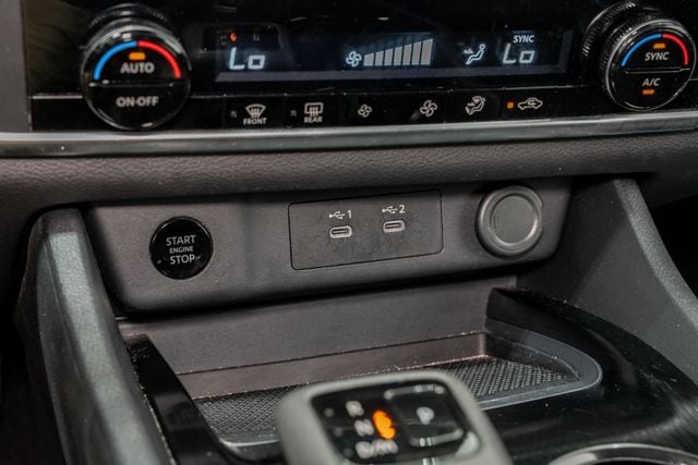 2025 Nissan Rogue SV - Photo 22