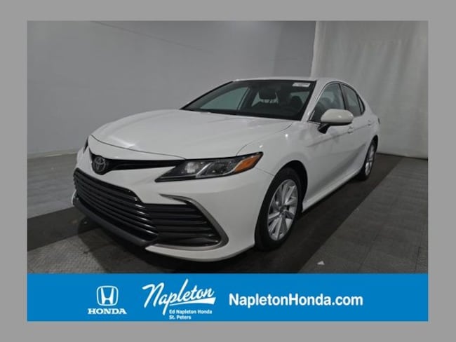 2022 Toyota Camry LE Sedan