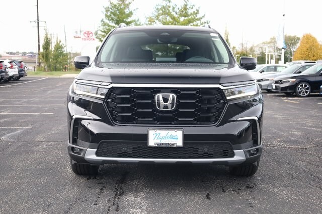 2025 Honda Pilot Touring photo 2