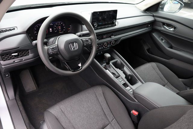 2025 Honda Accord SE - Photo 9