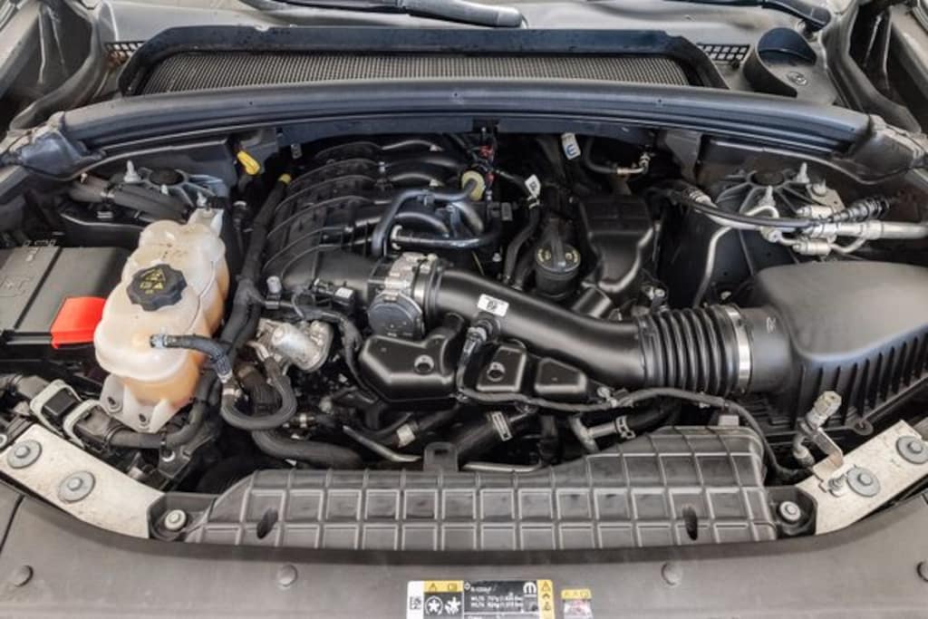 Used 2024 Jeep Grand Cherokee Altitude SUV