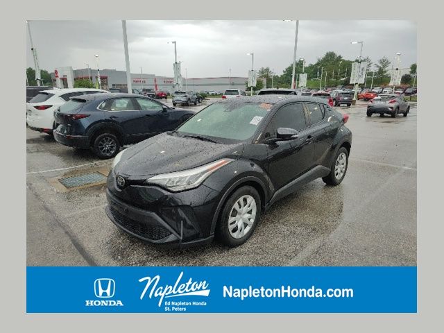 2021 Toyota C-HR LE's photo
