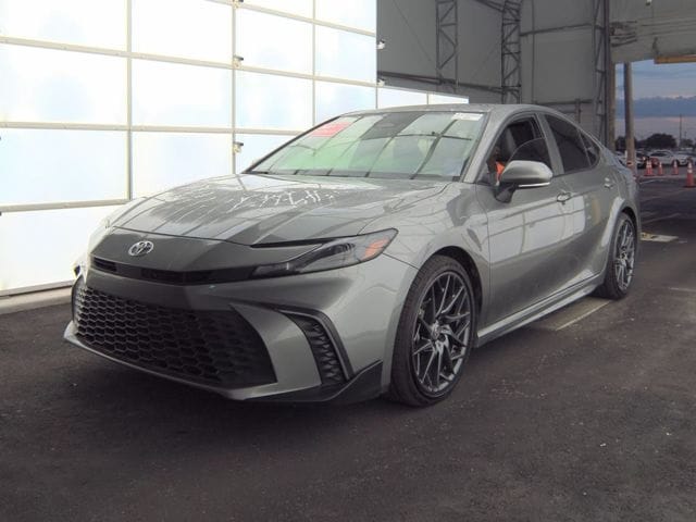 2025 Toyota Camry SE photo 2