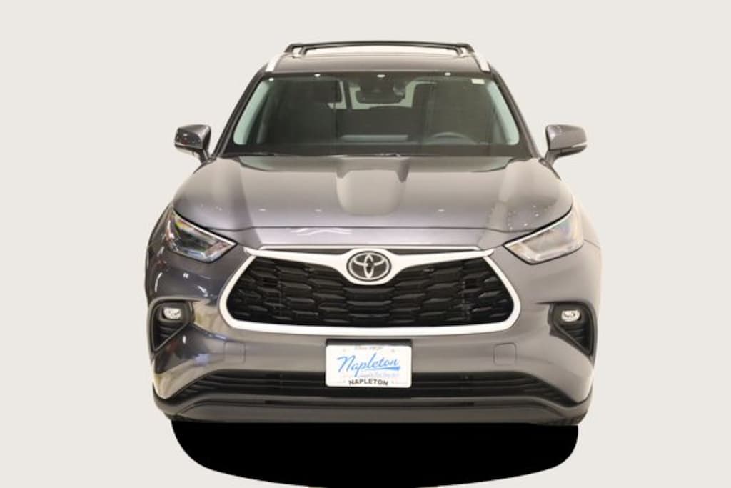 Used 2024 Toyota Highlander LE SUV
