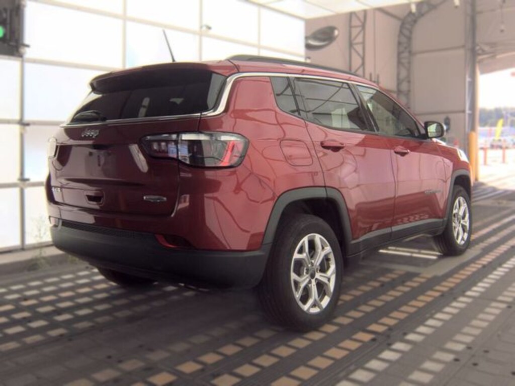 Used 2025 Jeep Compass Latitude SUV